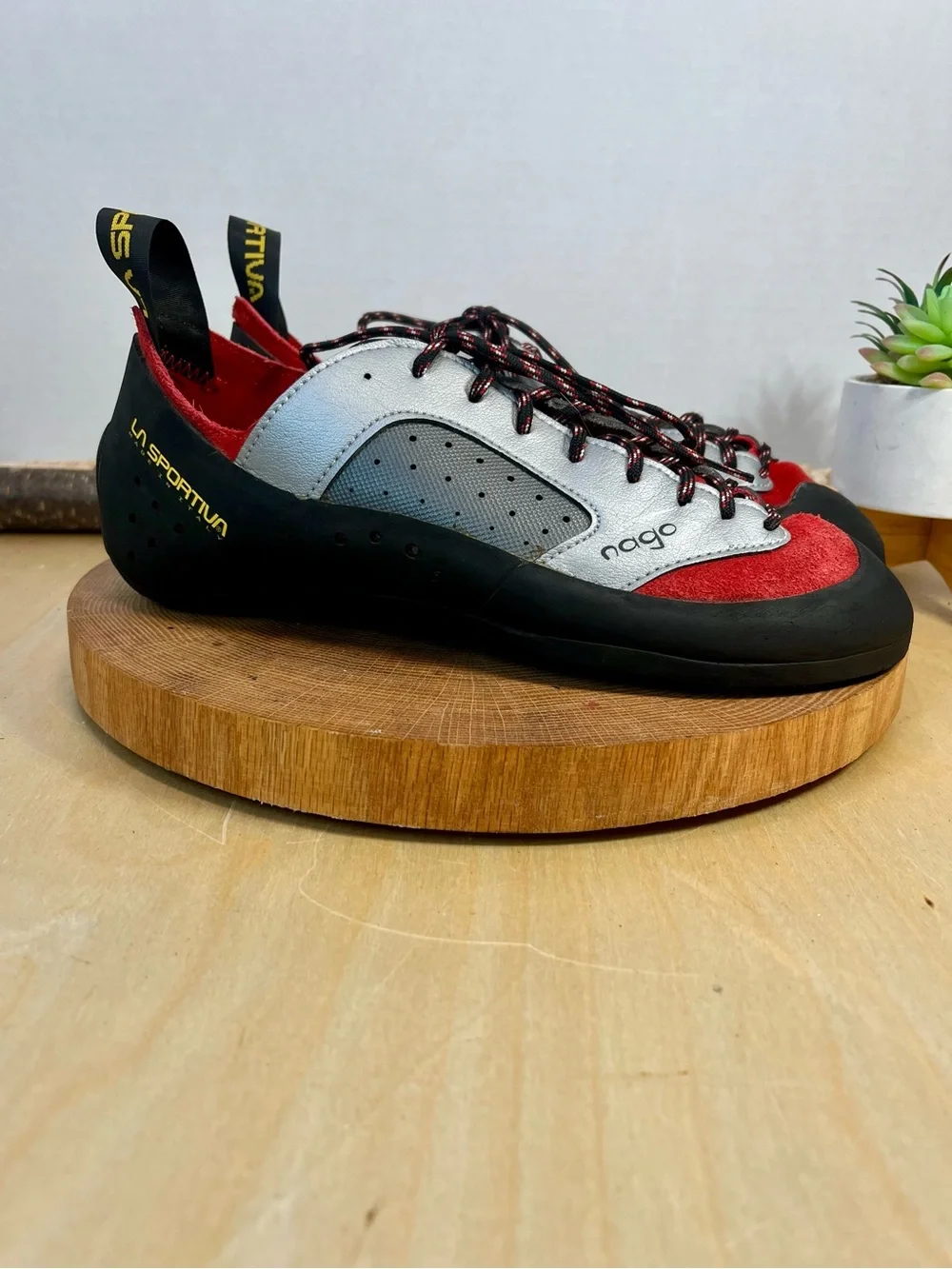 La Sportiva Nago Climbing Shoe made in Italy size 43.5/10.5